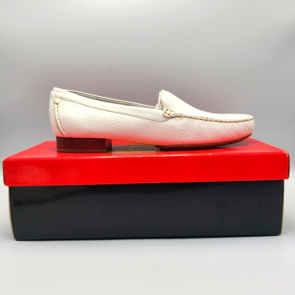🌟 Talbots women’s flat loafer shoes size 8 Brand new